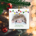 Färgat Baby Första jul Ljus Julgransprydnad Keramik<br><div class="desc">Färgfull Baby Första jul Ljus Foton Ceramic Ornament är perfekten på Baby Första jul! Kute, Modern och ändå rustisk julklapp, Helgdag på fototorget, med vackra små julklappar i ljus och modern typografi. Lägg till ditt favoritfoto för perfektens ornament! Kontakta oss på cedarandstring@gmail.com om du behöver hjälp med designen eller matchande...</div>