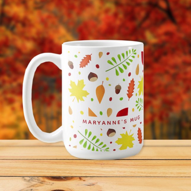 Färgat höst löv eget namn kaffemugg (Personalized mug with fall leaves and nuts)