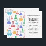 Färgbeakers och Flasks Science Mönster Inbjudan Vykort<br><div class="desc">Födelsedagsfest inbjudan vykort med roligt och färglös mönster. Forskare vibe med bakers och flaskor av olika format och storlek i starkt lycklig färg.</div>