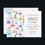 Färgbeakers och Flasks Science Mönster Inbjudan Vykort<br><div class="desc">Födelsedagsfest inbjudan vykort med roligt och färglös mönster. Forskare vibe med bakers och flaskor av olika format och storlek i starkt lycklig färg.</div>