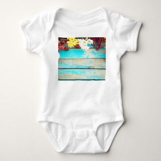 Färgblommor, vintage gräns. t shirt