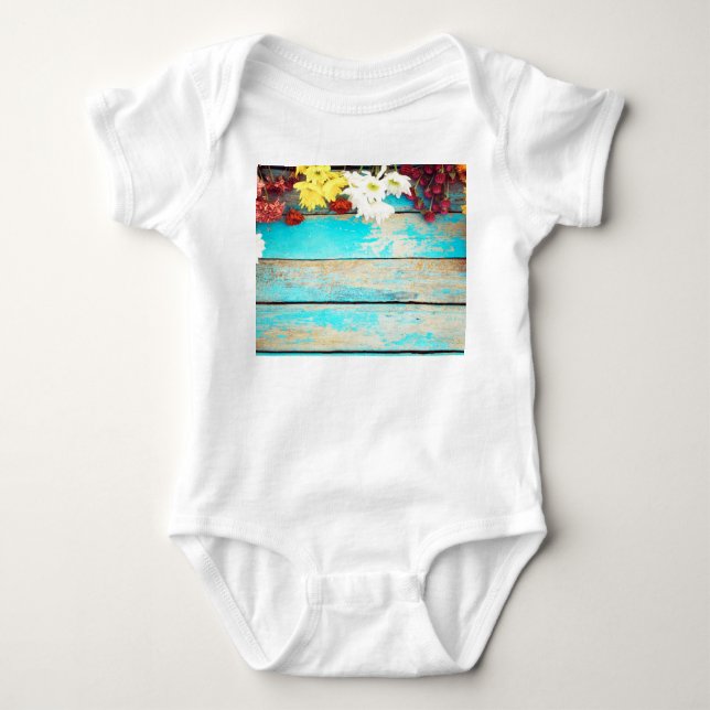 Färgblommor, vintage gräns. t shirt (Framsida)