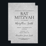 Färgen för den moderna Bat mitzvah Faux Glitter i  Inbjudningar<br><div class="desc">Eleganten "Bat mitzvah Party" med mallen Modern Silver Faux Glitter Paint-inbjudan. Impress din familj och dina vänner med den här snyggten och klassens design. Lätt att använda och lätt att anpassa.</div>