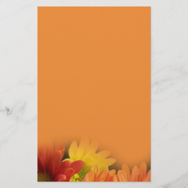 Färgfläckar, gult och daisy av orange. brevpapper (Framsida)