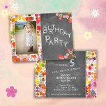 Färgfläckar Kalkboard Kids Foto Birthday Vykort<br><div class="desc">Modern kallelse till kalkylbrädfödelsedag för barn med ett barnfoto. Inbjudan din familj och dina vänner till ditt barns födelsedagsfest. Kortet har färgstarka vattenfärgfläckar på framsidan och baksidan. Texten är vit på ett trendig på struktur. Sätt in fotot av ditt barn i mallen och anpassa kortet med all information om party....</div>