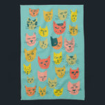 Färgfläckar Kittens Teal Kökshandduk<br><div class="desc">Dansa ditt kök med den här söta handduken. Gör en underbar hemmabio eller jubileumsgåva! Du kan anpassa den och även lägga till text. Kolla min affär efter mycket mer färg och mönster plus matchande köket saker!</div>