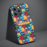 Färgfläckig Personlig Uggla Namn<br><div class="desc">Den färgstarka Cute Whimsical Ugglor Personlig Namn iPhone Smart Phone Case har en färgstark,  viskliknande uggla mönster med din personlig namn i mitten i modern skripttypografi. Perfekt som en gåva till födelsedag,  jul,  helgdagar,  vänner,  Mors dag,  läraruppskattning med mera. Designad av © Evco Studio www.zazzle.com/store/evcostudio</div>