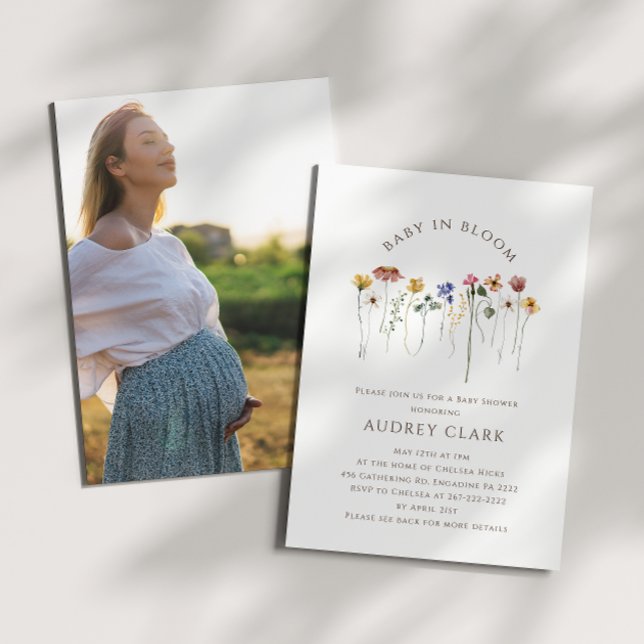 Färgfläckig vilda blommor Baby i blommfoto Inbjudningar (Skapare uppladdad)