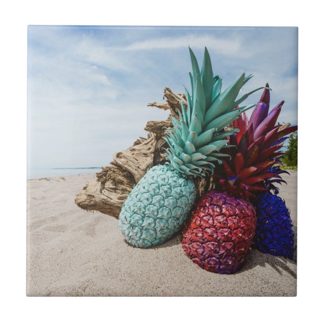 Färgfull ananas på en Sandy Beach Kakelplatta (Framsidan)