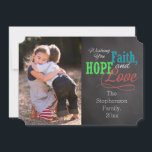 Färgfull Chalkboard Faith, Hope and Kärlek Photo Julkort<br><div class="desc">Lägg till foto och text för en ljuvlig, inspirerande hälsning av Faith, Hope och Kärlek i julhelgen med den här ansiktsfärgade grått-kritbakgrunden stil med färgstark röd, grönt och blå typografisk design. En underbar familj hälsning för skolålders barn eller någon till handgjord tittar stilar. com Sample Image Photography © Storytree Studios,...</div>