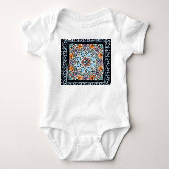 Färgfull dekorationsdoodel: symmetrisk mönster. t shirt (Framsida)