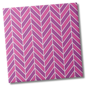 Färgfull enkel Rosa Lila Herringbone Mönster Kakelplatta