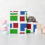 Färgfull Geometric Art Grått White Blue Red, Grönt Presentpapper<br><div class="desc">I teckningen finns färg,  vitt,  ljust grått,  blått,  grönt och rött i roligt,  elegant och minimalistiskt geometriskt mönster. Om du vill ha speciella förfrågningar eller frågor kontaktar du konstnären på wafadahdalcreates@gmail.com. © Wafa Y. Dahdal - Med förbehåll för alla Höger.</div>