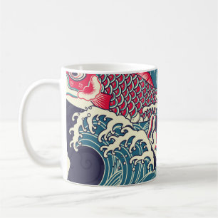 Färgfull japansk koi/karpfisk i vågsömmen kaffemugg