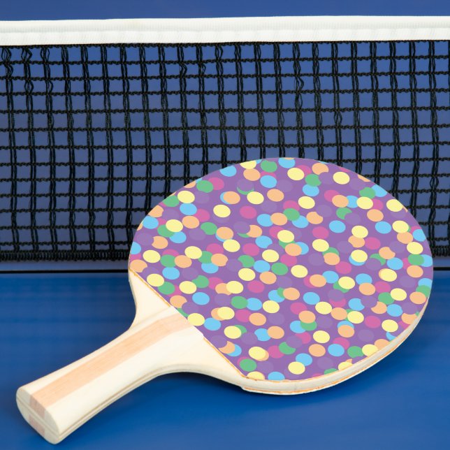 Färgfull polka-Dots Mönster på Lila Pingisracket (Insitu)