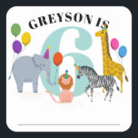 Färgfull Safari Animals Birthday Kid Namn bricka Fyrkantigt Klistermärke<br><div class="desc">Använda den här färgstarka och skarpa födelsedagskalkern som namn bricka för gästerna på din barn. Anpassa den med namn-texten som meddelar vem som fyller år och ett stort blått nummer talar om barnens nya ålder. Afrikanska djur från redot i party, en elefant, giraff, zebra och lejona är alla redon att...</div>