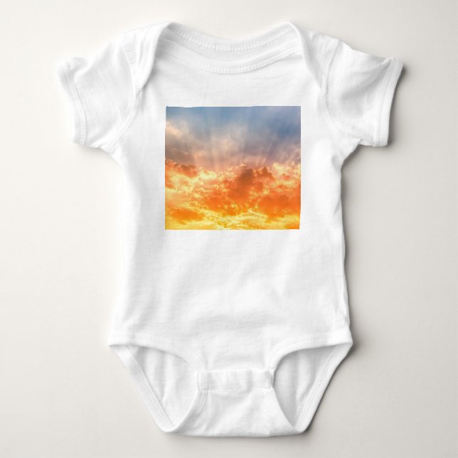 Färgfull solnedgång: Fiery himlar twilight. T Shirt (Framsida)
