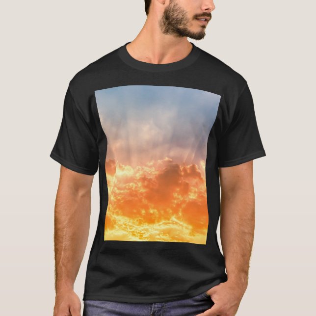 Färgfull solnedgång: Fiery himlar twilight. T Shirt (Framsida)