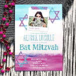 Färgfull turkos, Glitter Bat mitzvah Inbjudningar<br><div class="desc">Färgfull Bat mitzvah inbjudan med turkos-, aqua-, rosa- och lila glitter-grafik. Ett sött fyrkantigt foto med David-teckningens stjärna på färglös bakgrund i struktur är ett festligt utseende på bat mitzvah firande. Fototexten kan ändras till valfri text. Ladda enkelt upp fotot i ram. Glitter-band ge den här bat mitzvah inbjuder till...</div>