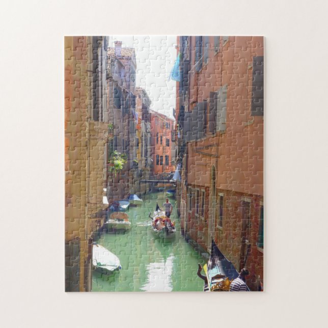 Färgfull Venedig-kanal med gondola, Italien Pussel (Vertikal)