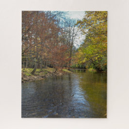 Färgfulla Löv avböjer reflektioner på höstströmmen Pussel