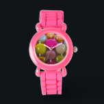 Färgfulla makaroner med välgenomskinlig bakad efte armbandsur<br><div class="desc">En samling ljusa makaroner i färgad i pulserande och utsökt färg. En smakfull söt dessert. Rainbow färg. Ett makaron är en blandning som härrör från Frankrike och är tillverkad av 2 olika kakor med delikat gräddfyllning mellan. Ja!</div>