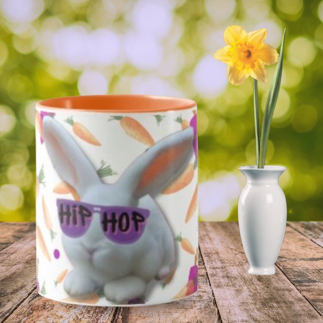 Färgfulla morötter och Whimsical Bunny Mugg (Skapare uppladdad)