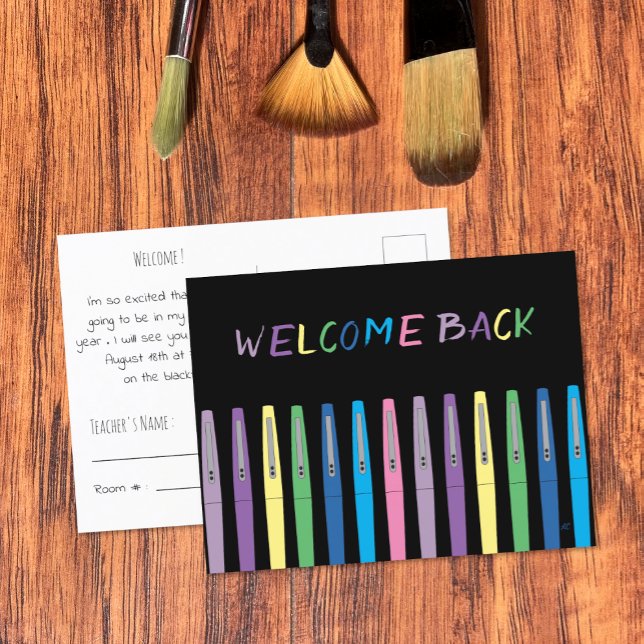 Färgfulla pennor svart vykort från baksidan till s (Welcome Back to school postcard .)