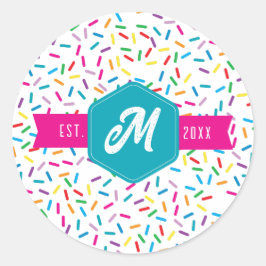 Färgfullt regnbåge Sprinkles Retro Monogram Runt Klistermärke