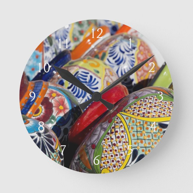 Färgfullt, traditionellt, handmålat mexikanskt ler rund klocka (Framsida)