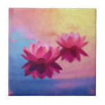 Färgfyllda Abstrakter Lotus Flowers Kakelplatta<br><div class="desc">En fängslande digitalmålning av abstrakt som blandar naturens elegans med modern konstnärlig fläkt. I biet finns tre vatten-lotus som är strålande i nyanser av djup magenta, rosa och violett, som ställs mot en dynamisk bakgrund av blandad blues, gulter och orangar. Den texturerade, lägger till djup och rörelse och frammanar den...</div>