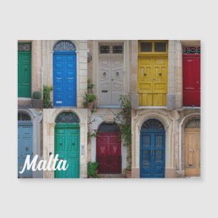 Färgfyllda dörrar på Malta