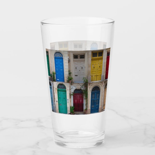 Färgfyllda dörrar på Malta Glaskopp (Framsida)
