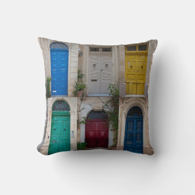 Färgfyllda dörrar på Malta Kudde (Framsida)