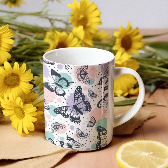 Färgfyllda fjärilar mönster. kaffemugg (Skapare uppladdad)