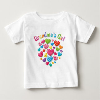Färgfyllda Hearts Grandmas Girl T Shirt