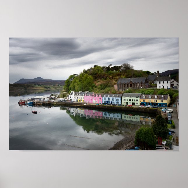 Färgfyllda hus i Portree, Skye Poster (Framsidan)