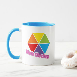 Färgfyllda trianglar med Rosa Circles-text Mugg
