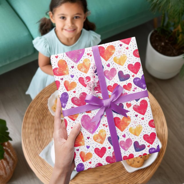 Färgfyllda vattenfärghearts Mönster Presentpapper (Skapare uppladdad)