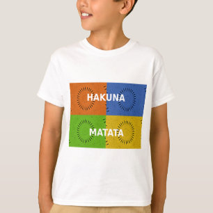 Färgfyllt pop Art Collage & Hakuna Matata-meddelan T Shirt