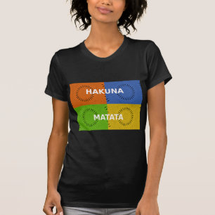 Färgfyllt pop Art Collage & Hakuna Matata-meddelan Tee Shirt