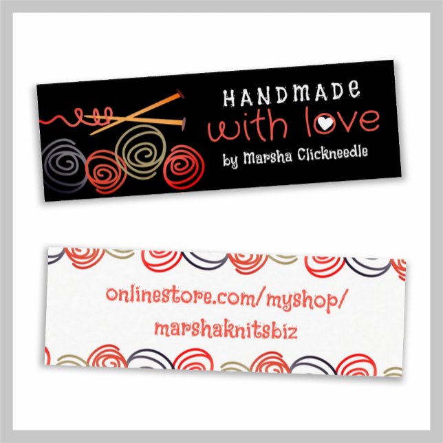 Färggarnet bollar som stickar märkre i nål litet visitkort (Skapare uppladdad)