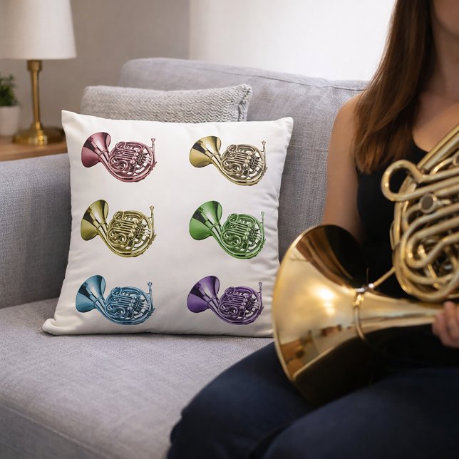 Färgglad fransk horn Pop Art  Kudde (A throw pillow with a rainbow pattern of french horns.)
