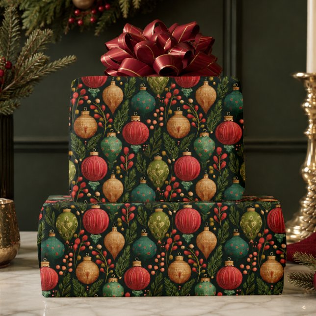 Färgglad julgransprydnad presentpapper (elegant vintage colorful christmas tree baubles winter berries red green teal wrapping paper)