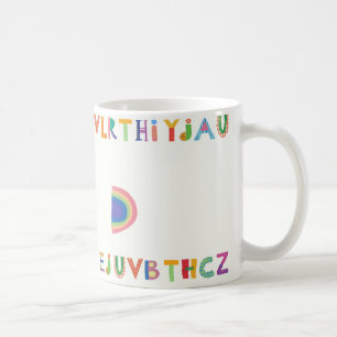 Färgglad Lekfull Alfabetdesign med Regnbåge Kaffemugg