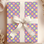Färgglad Pastell Prickig Fest Presentpapper<br><div class="desc">Förpacka dina presenter i en explosion av pastellglädje med detta lekfulla prickiga presentpapper. En fantasifull blandning av mjuka rosa,  blå och gula nyanser skapar en charmig och glad design,  perfekt för födelsedagar,  baby shower eller någon annan fest.</div>