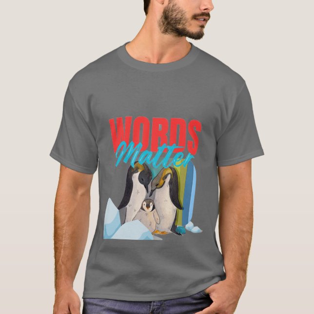Färgglad pingvinfamiljs kärlek t shirt (Framsida)