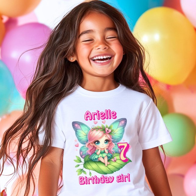 Färgglad sittande ängla fjäril födelsedag  t shirt (Skapare uppladdad)