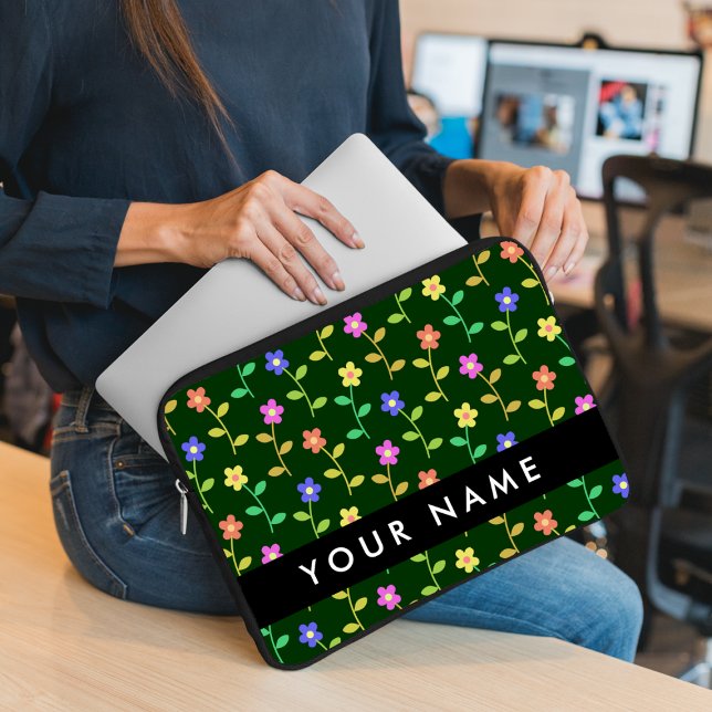 Färgglada blommor, grön bakgrund, svart laptop fodral (Skapare uppladdad)