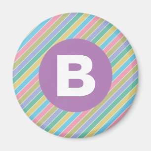 Färgglada diagonala godisränder Lila monogram Magnet